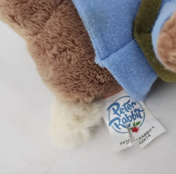 Peter Rabbit 8" Plush - Picture 3 of 3